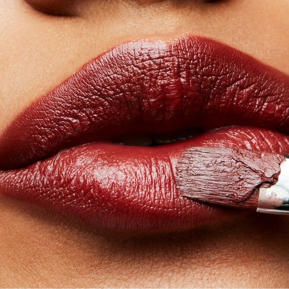 COPY - MAC Satin Lipstick - Paramount (815)            Reddish Brown BNIB - Picture 3 of 5